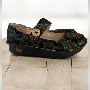 ALEGRIA NWOT Leather Floral Mary Jane Shoes Size 9.5